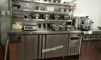 新疆烏魯木齊廚房設(shè)備,全部九成新 15000元
